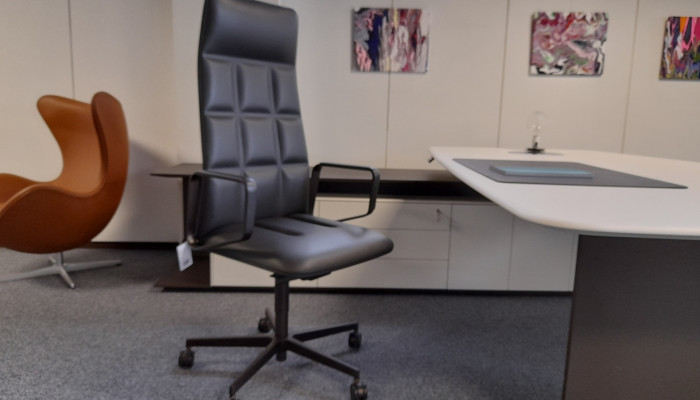 Walter knoll lead on sale chair