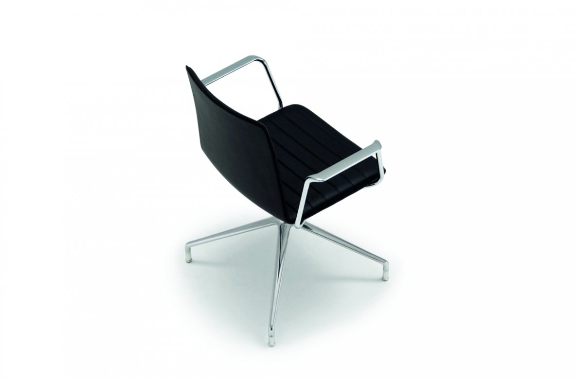 Conference furniture by Andreu World