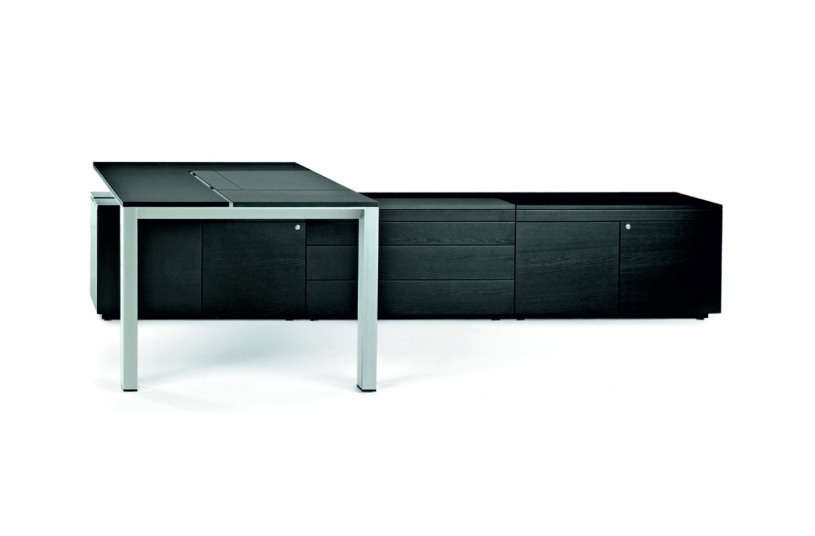 Desk for Management and CEOs by Frezza