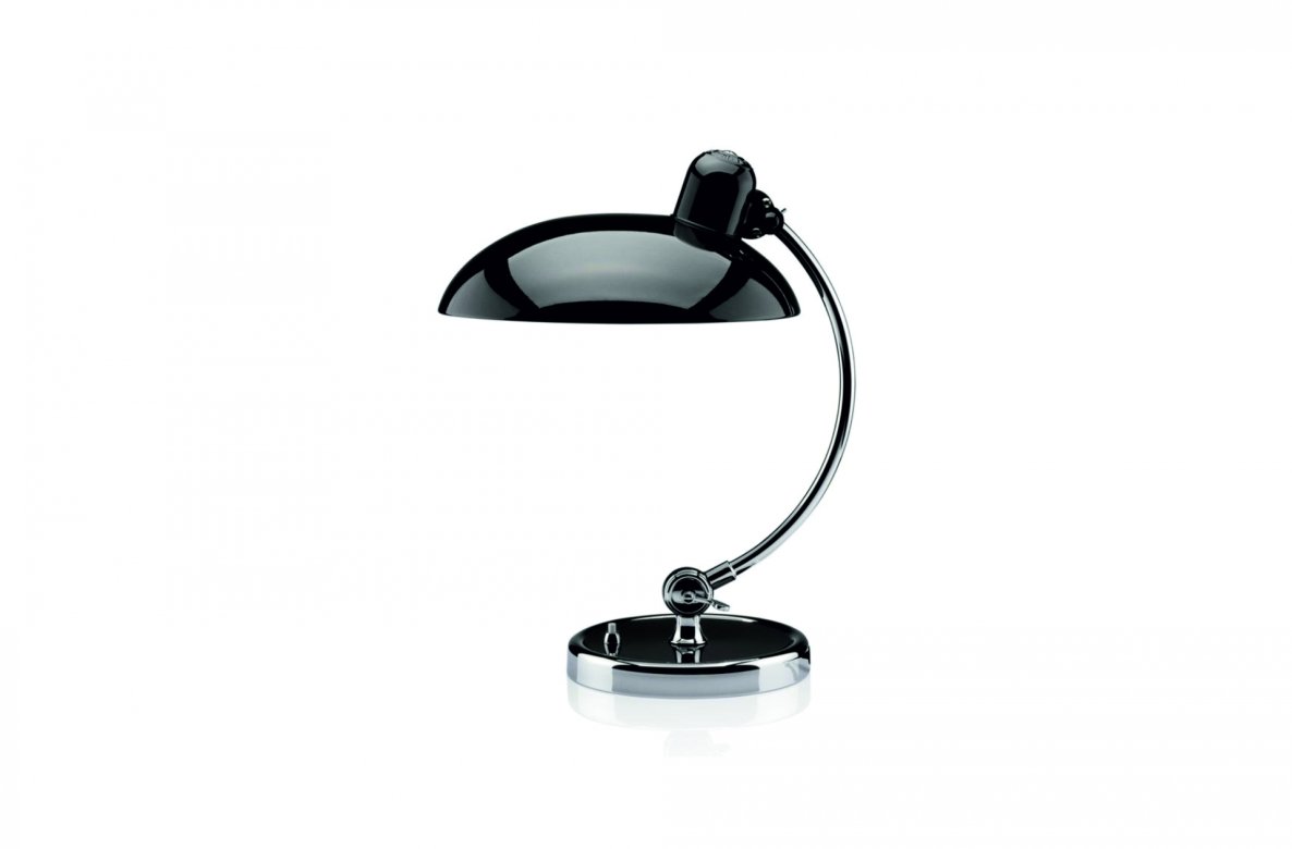 Lighting: by Fritz Hansen