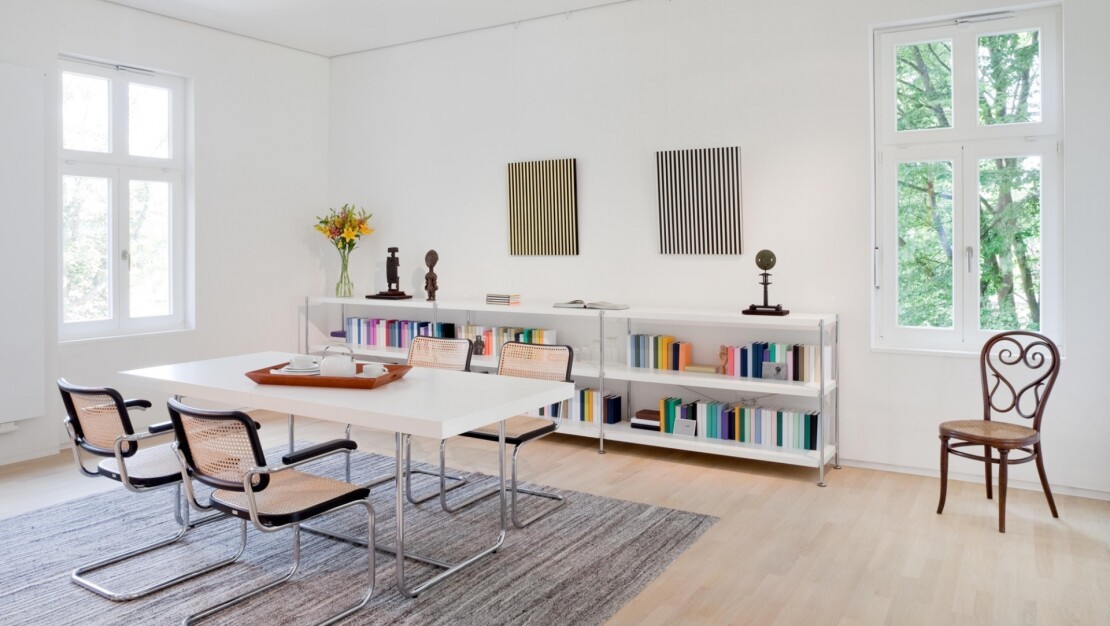 S1070 par Thonet