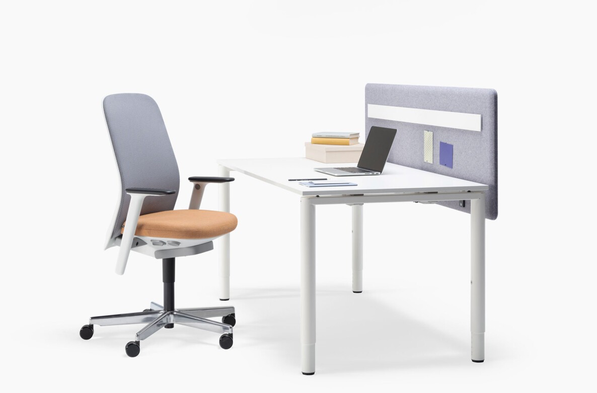 Poste de travail Basic par Bene