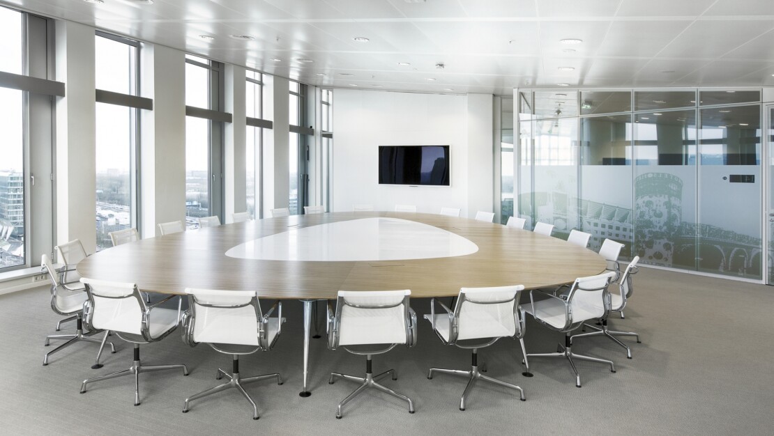 Aluminium Chair EA105-EA108 par Vitra
