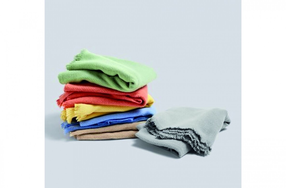 Category accessory & decoration: Mono Blanket by Hay