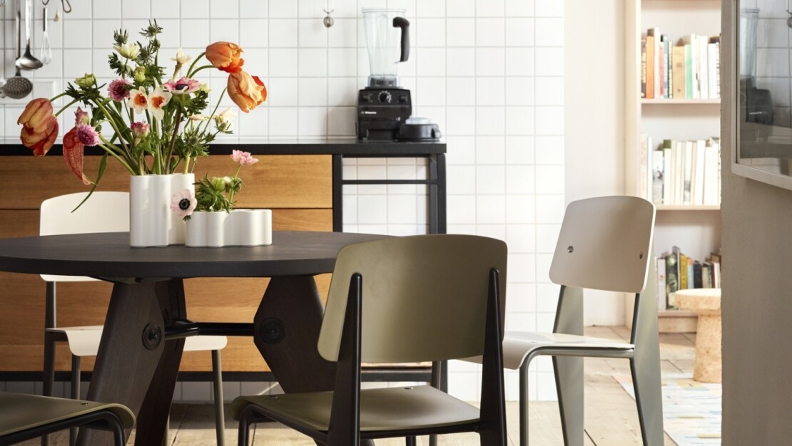Standard Chair by Vitra