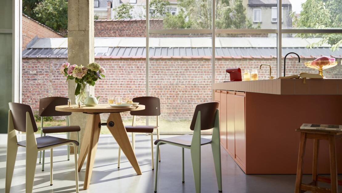 Standard Chair by Vitra
