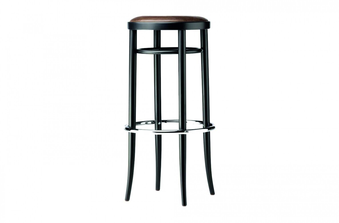 Dans la catégorie chaise & tabouret : 204 par Thonet