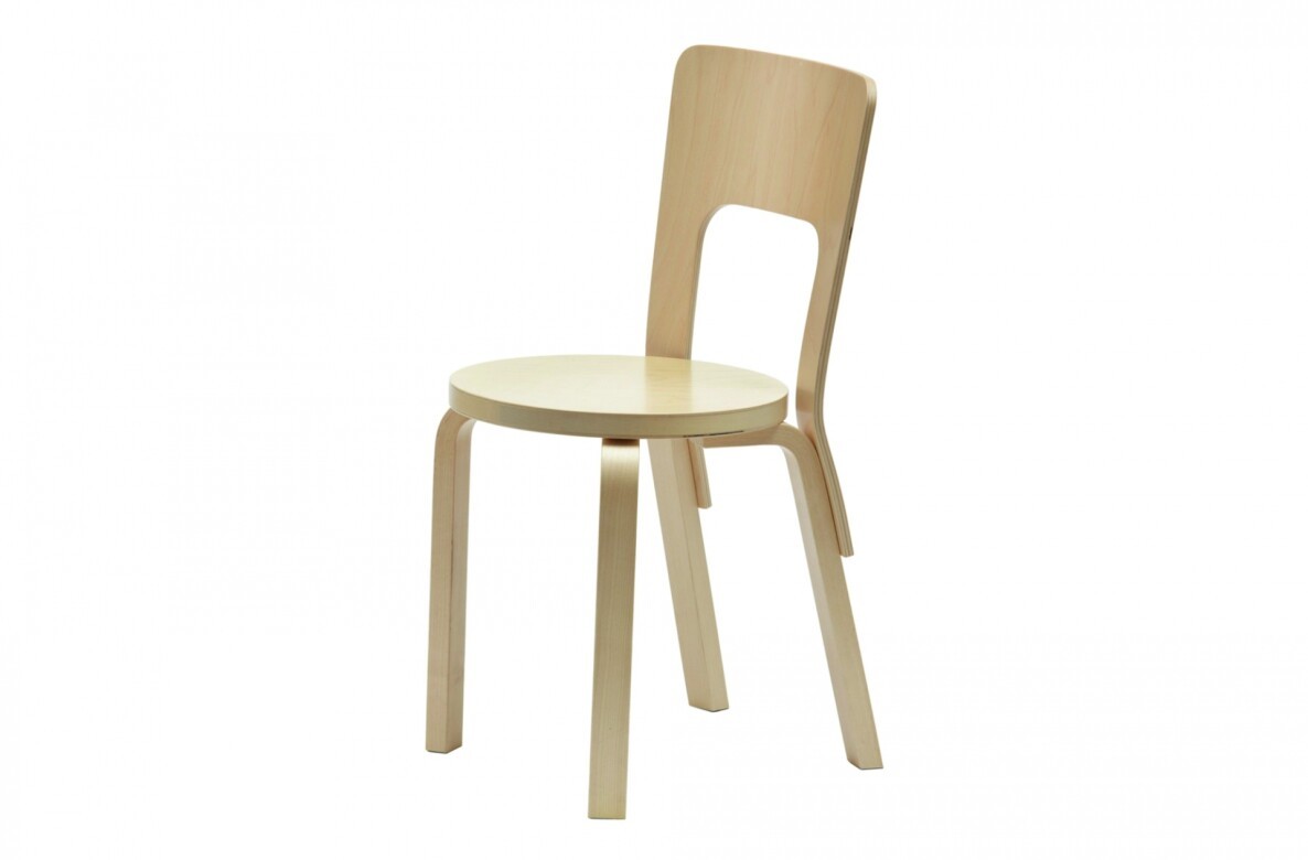 Dans la catégorie chaise & tabouret : Chaise 66 par Artek