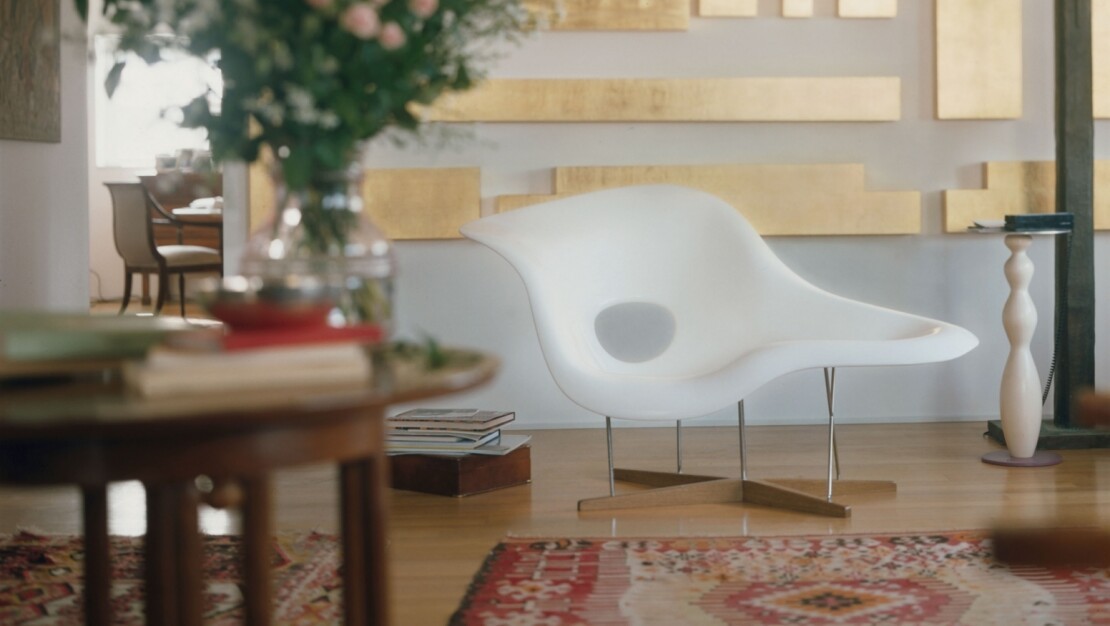 La Chaise by Vitra