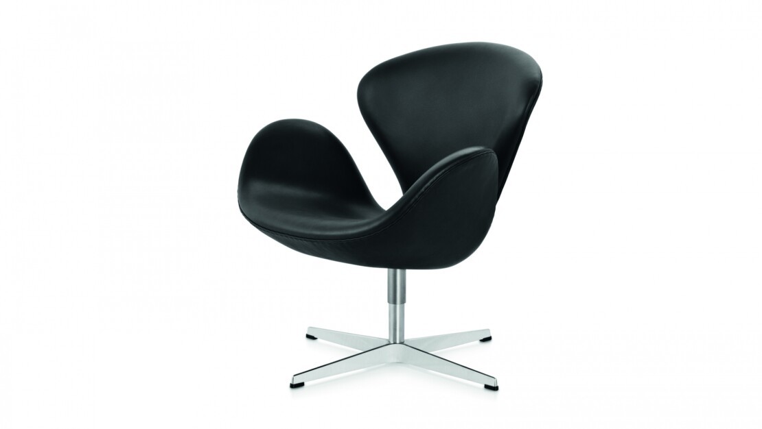 Swan by Fritz Hansen