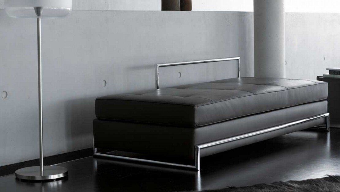 Day Bed by Classicon