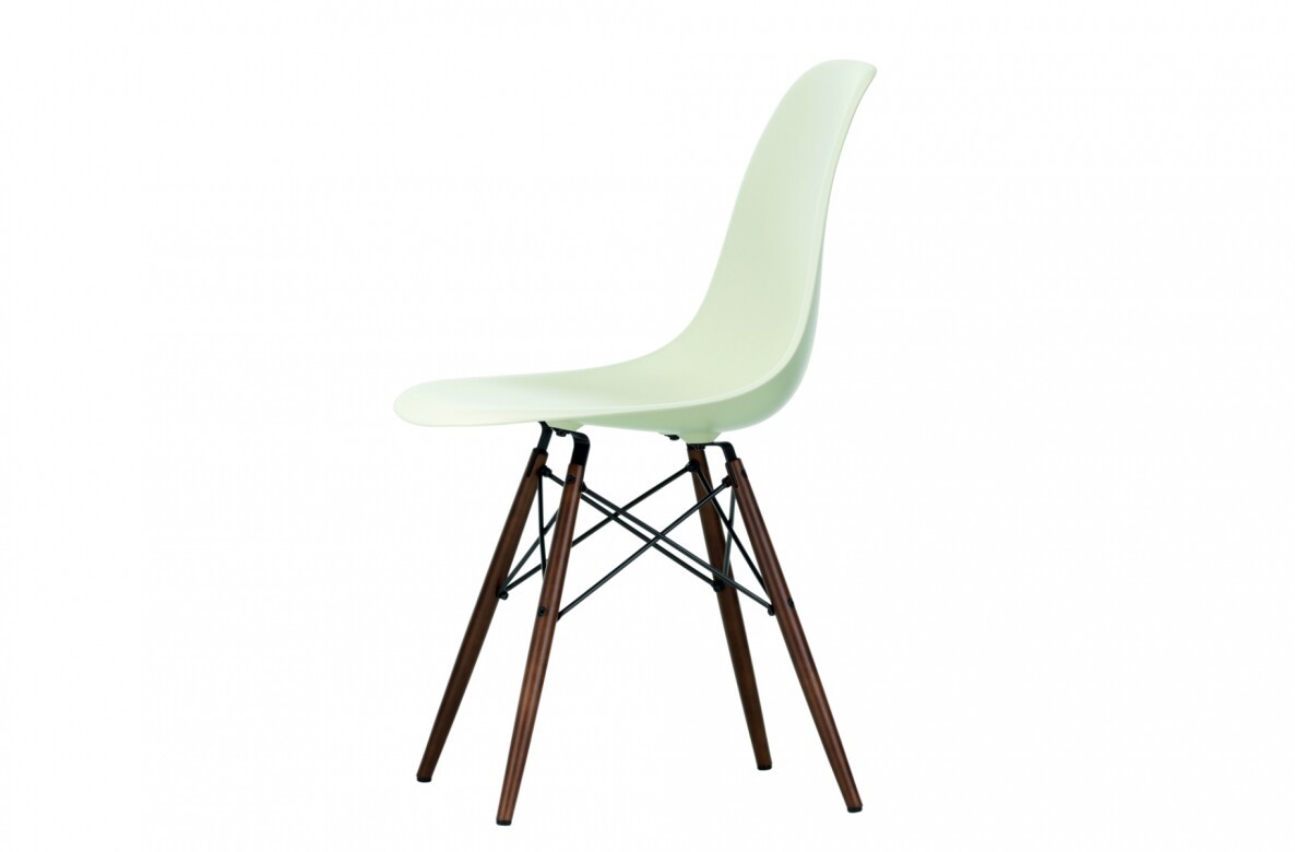 Mobilier pour les collectivités Eames Plastic Chair DSW par Vitra