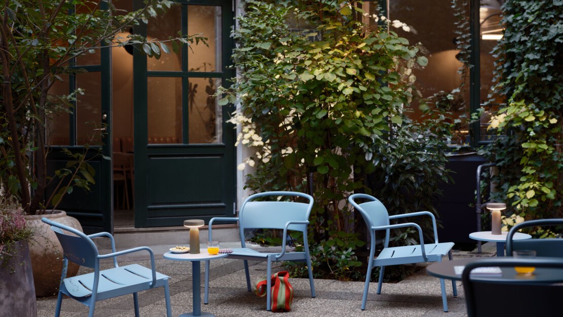 Linear steel by Muuto