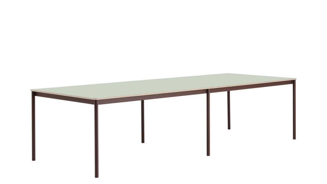 Base table by Muuto