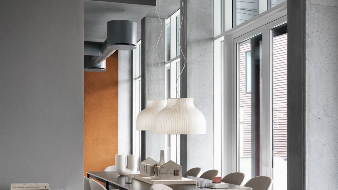 Base table by Muuto